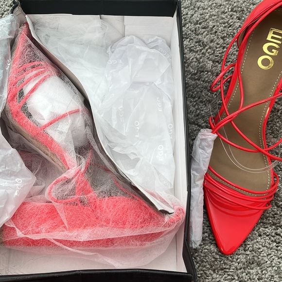 Red patent lace up heels - Picture 11 of 11